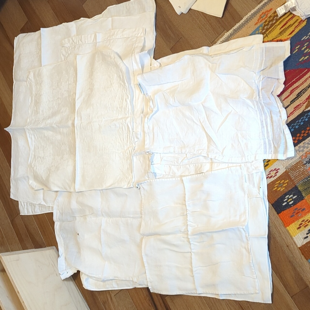 Lot Of 27 White Table Linens And Other White Fabrics - Picture 6 of 12